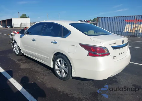 2015 Nissan Altima 2.5 Sv из США, поврежденный, VIN 1N4AL3AP4FC147816